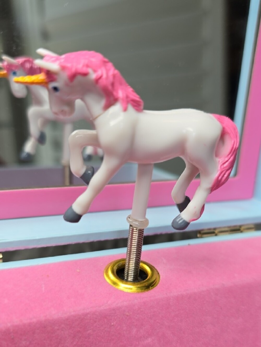 'One of a Kind' Unicorn Jewelry Box - Pastel Blue & Pink - Picture 12 of 15
